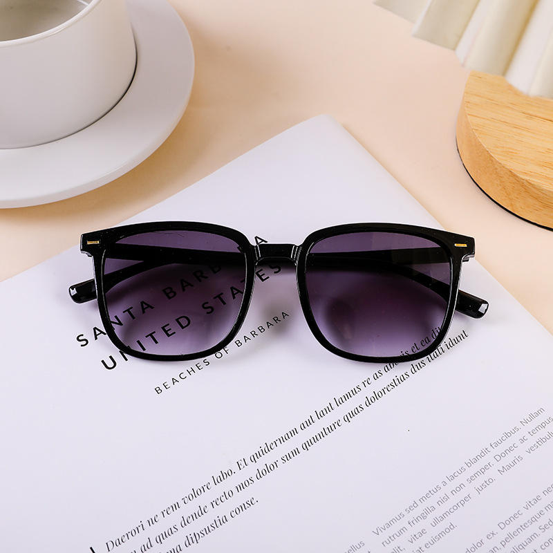 2022 Best-Seller on Douyin Square Box Korean Style Fashionable Brown Glasses for a Slim Look Xiaohongshu Sunglasses Frame in Stock Wholesale