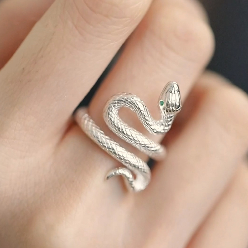 镶钻绿眼睛蛇形戒指超酷炸街欧美冷淡风网红纹理设计缠绕小蛇指环