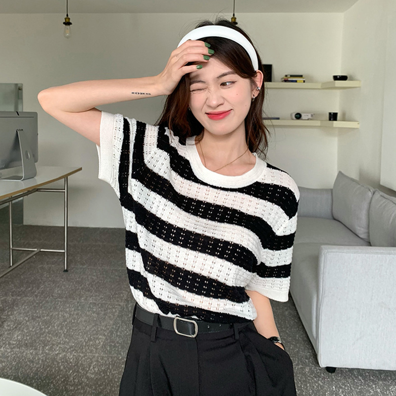 黑白条纹针织衫女装薄款设计感夏季韩版2022新款短款镂空短袖上衣