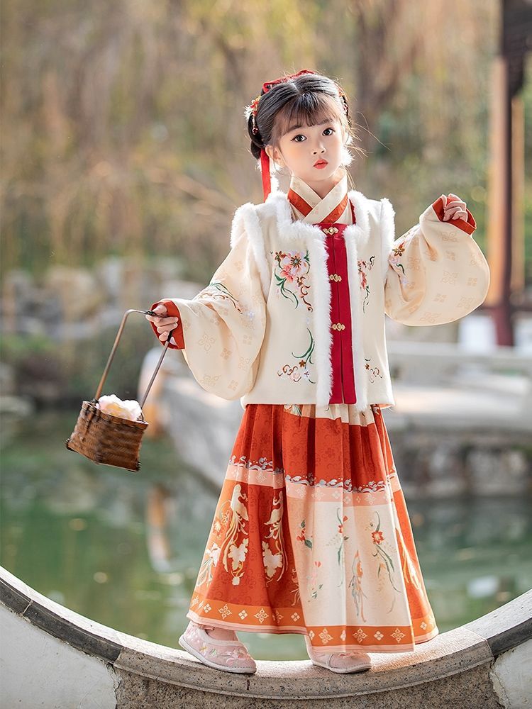 儿童汉服明制比甲女童秋冬古装中国风可爱拜年服明制马面裙加厚新