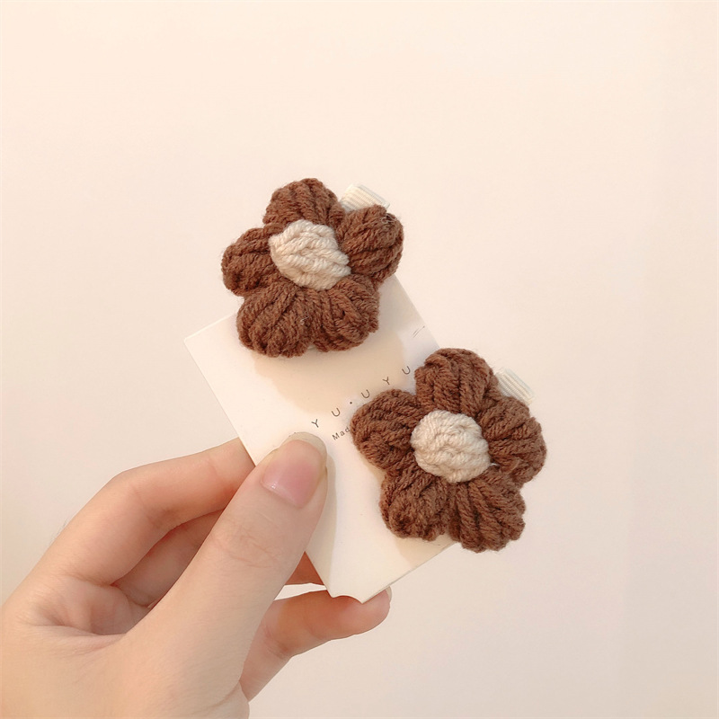 Milk Coffee Color Vintage Weave Wool Flower Barrettes Puff Flower Hairpin Gentle Bang Clip Side Clip Autumn and Winter Hair Accessories