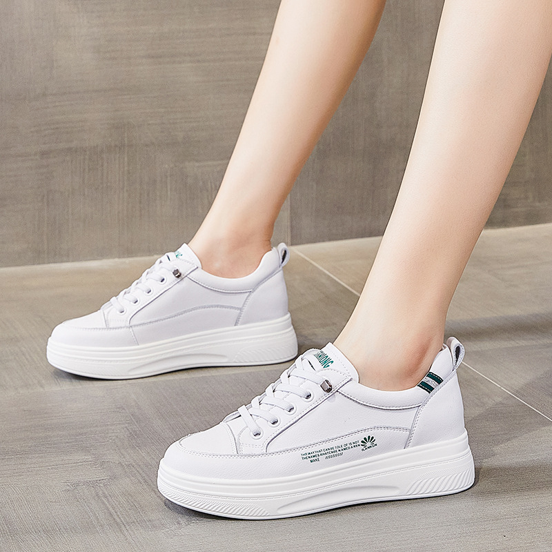 一脚蹬免系板鞋女平底单鞋春夏季新款潮鞋轻便透气软底休闲小白鞋