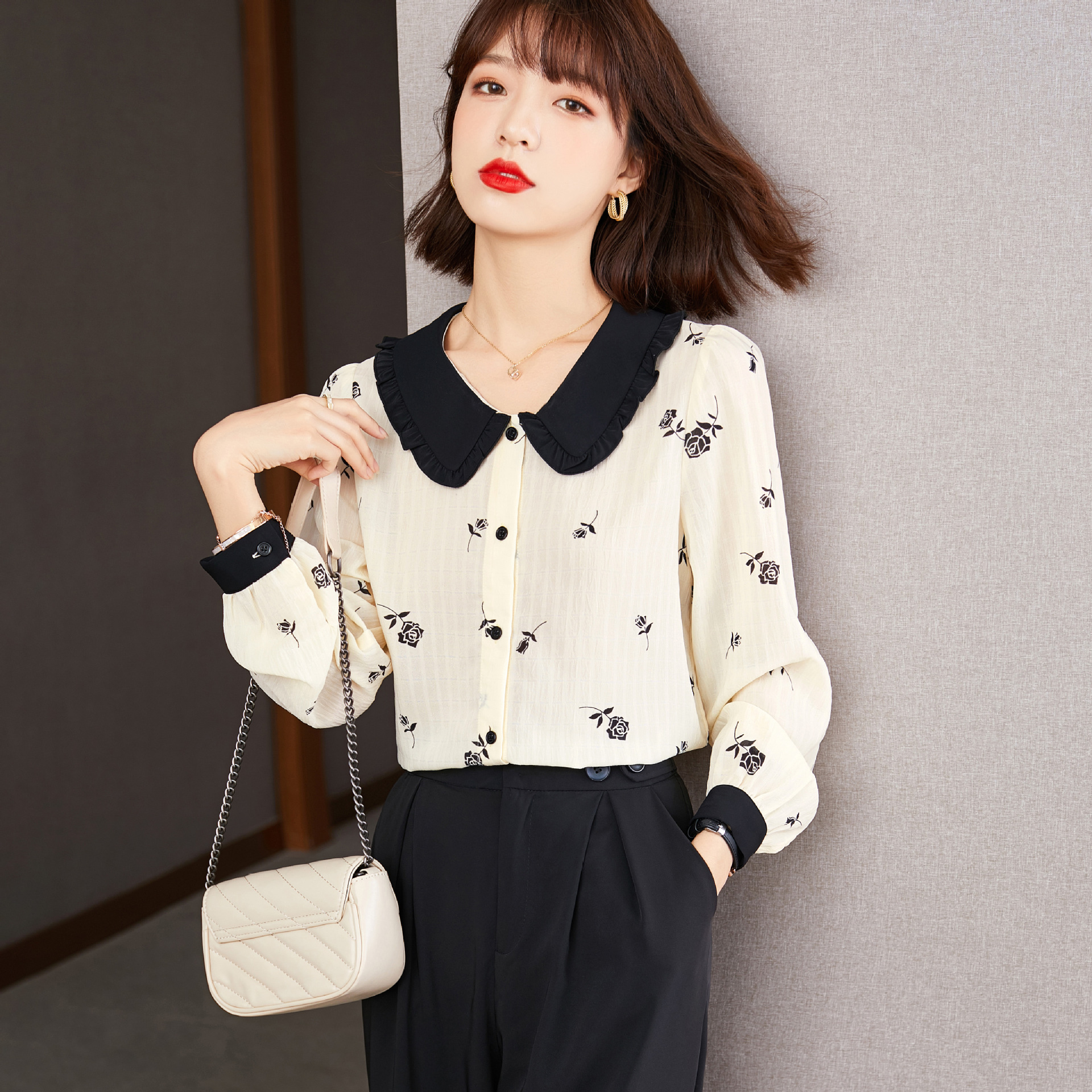 2021秋季新款女装时尚娃娃领雪纺衬衣设计感小众洋气上衣