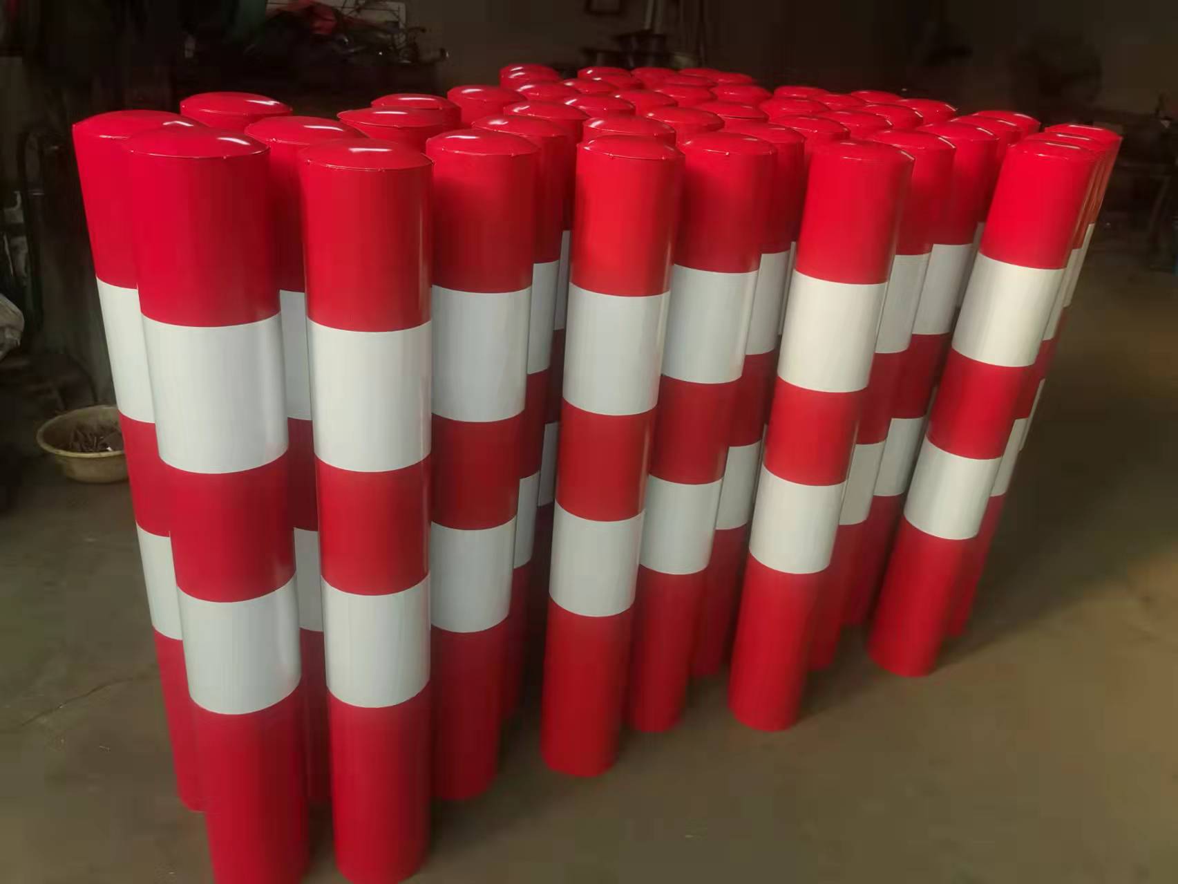 小区反光防撞柱 钢管隔离柱 隔离桩警示柱 警示桩 隔离防护警示柱