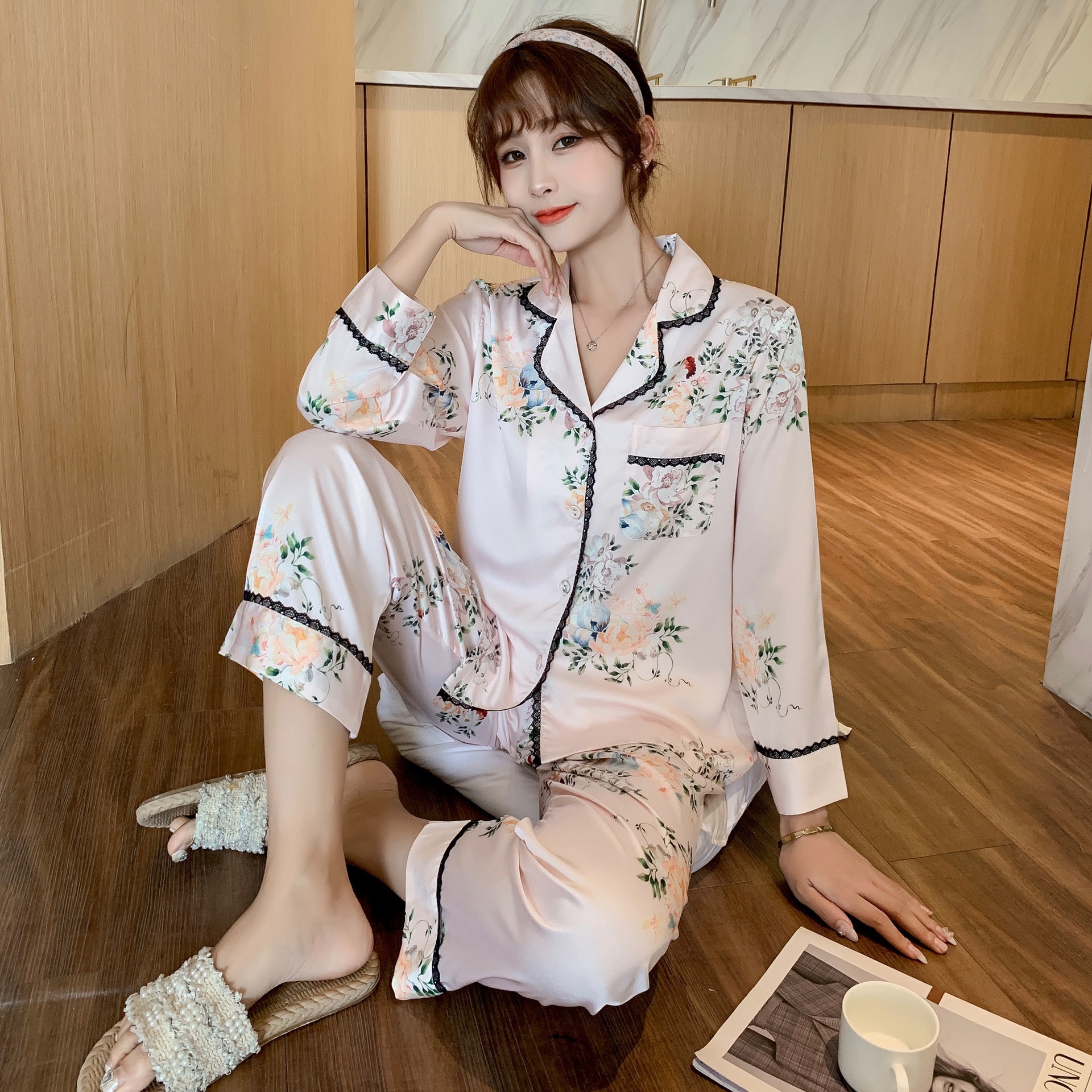 时尚蕾丝拼接冰丝绸气质花卉女士印花长袖长裤家居服开襟睡衣套装