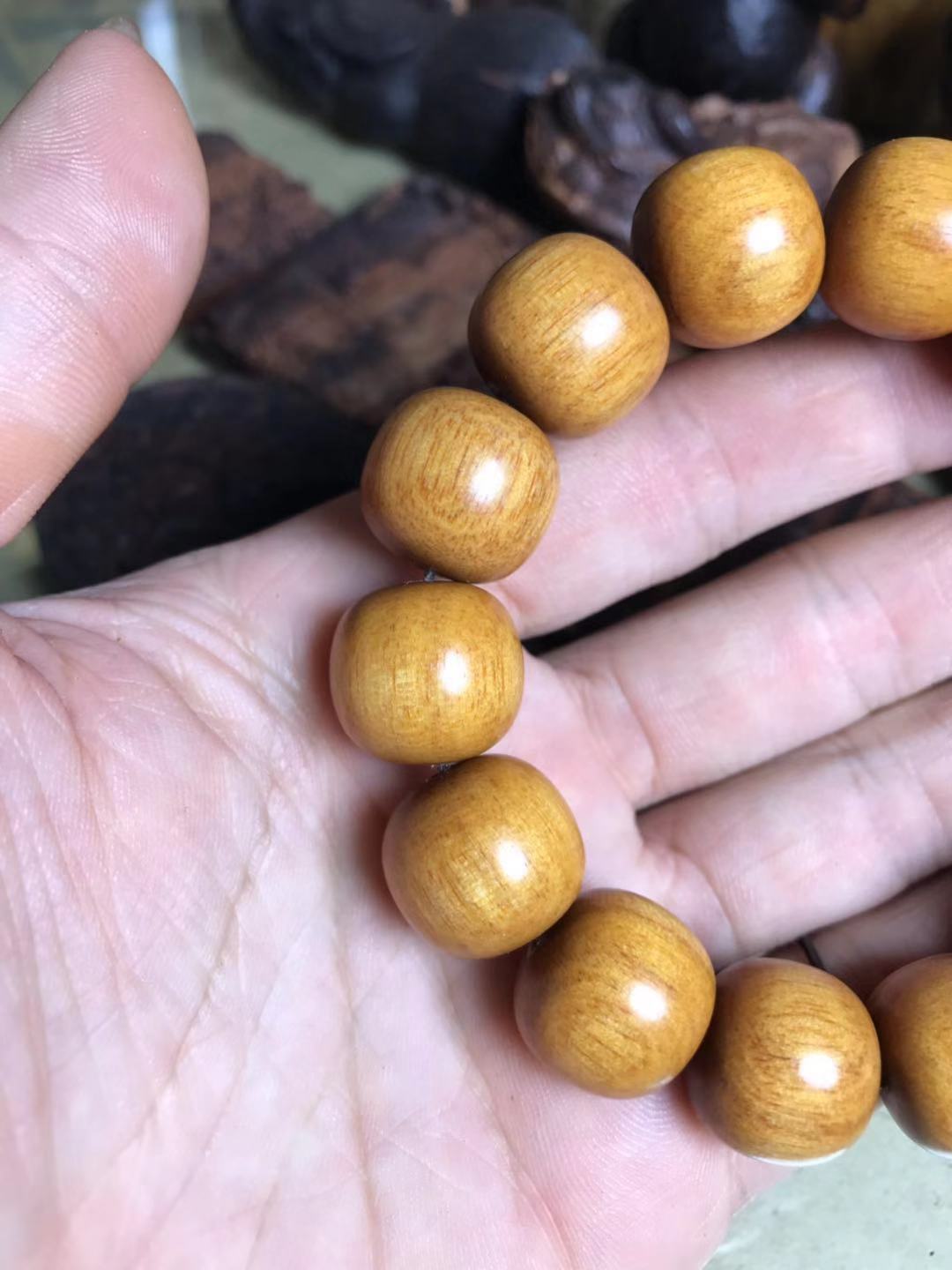 黄金药檀老山檀沉香老型珠手串 黄年糕玉化级 奇楠老料直播间