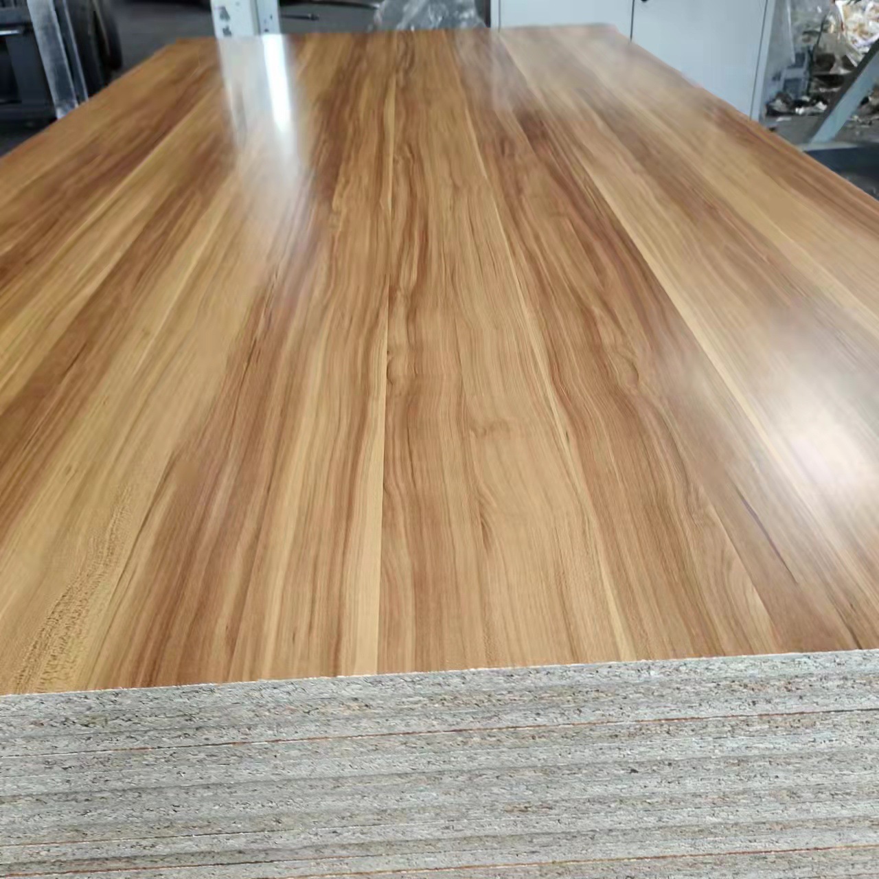 临沂厂家生产刨花板颗粒免漆板办公家具板三聚氰胺贴面板多种花色