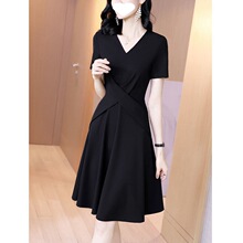 黑色修身夏季短袖连衣裙女夏2023新款气质显瘦赫本风小黑裙子