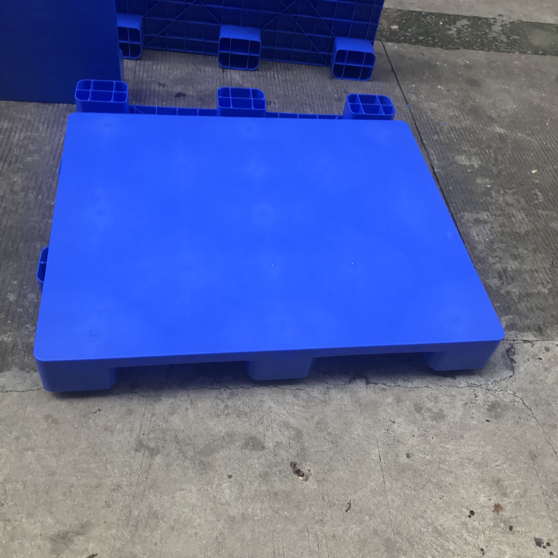 2*1米塑料平面卡板 超市叉车卡板 塑料垫板 九脚型塑料平板