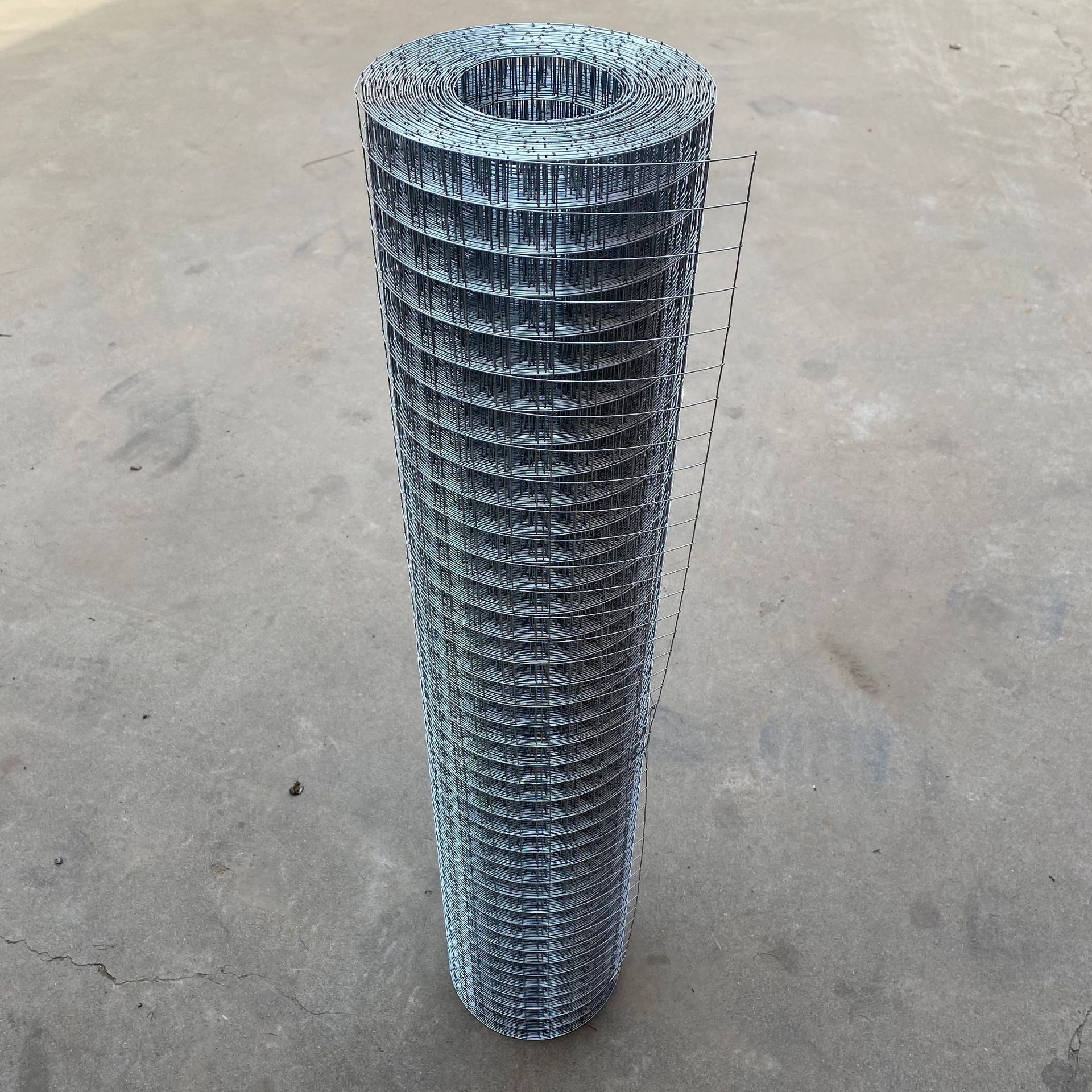 镀锌铁丝网围栏加粗防锈养殖网养鸡菜园防护拦鸡防鼠钢丝笼子底网