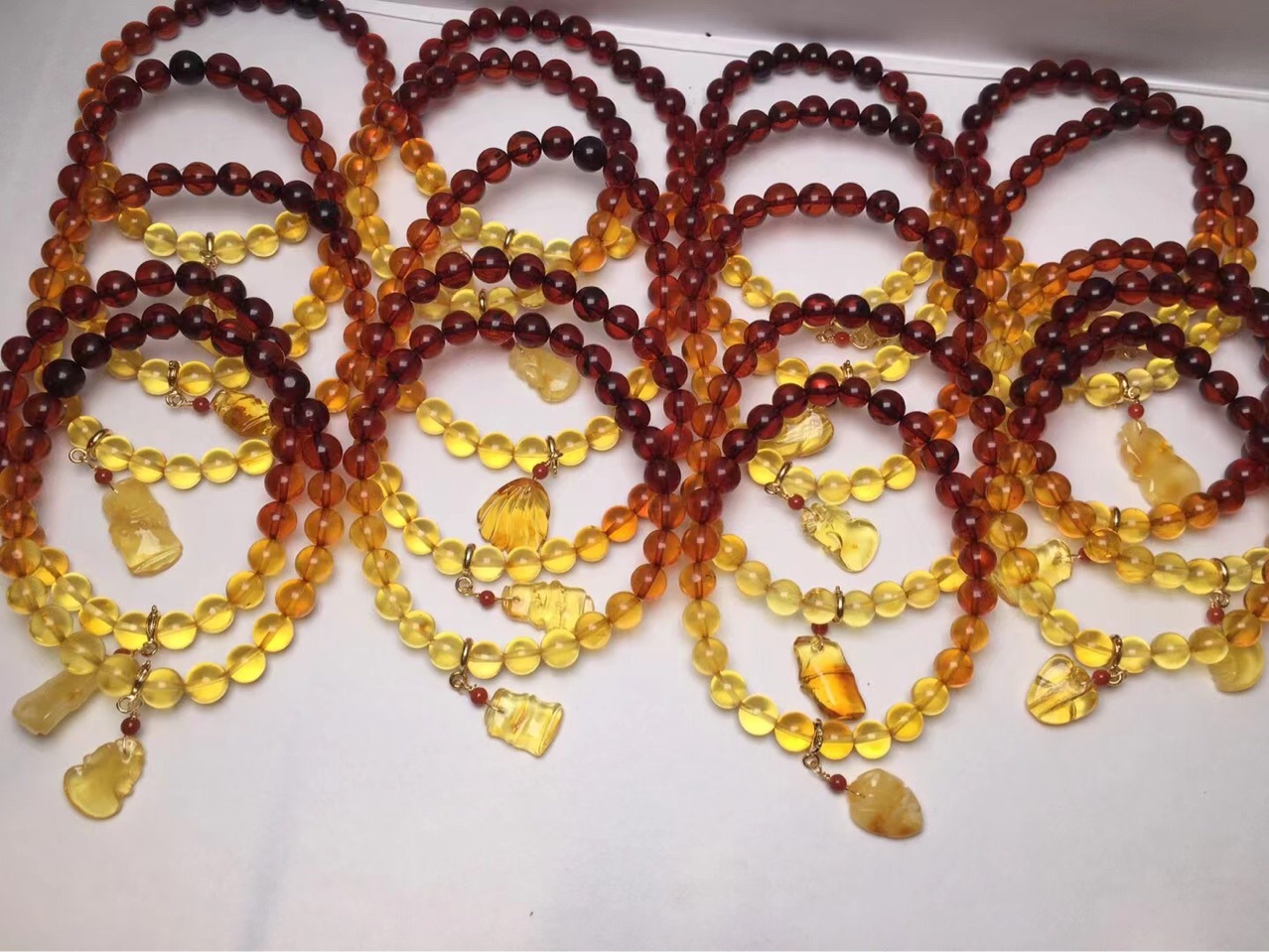 纯天然蜜蜡琥珀彩虹手链颜色漂亮尺寸约6mm