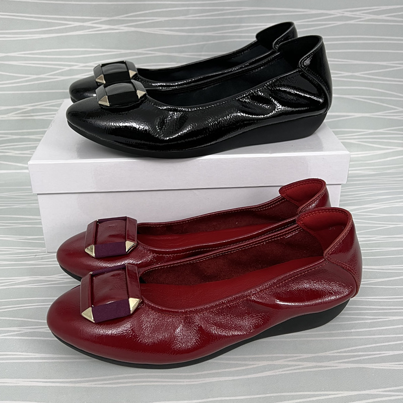 漆皮柔软单鞋新款柜雅氏女鞋平底搭扣浅口真皮妈妈鞋松紧口软底鞋