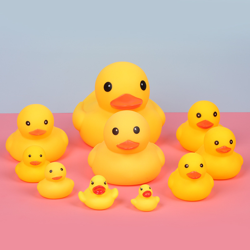 跨境热卖 沙滩玩具小黄鸭 玩具配件 网红黄色小鸭子 车载玩具
