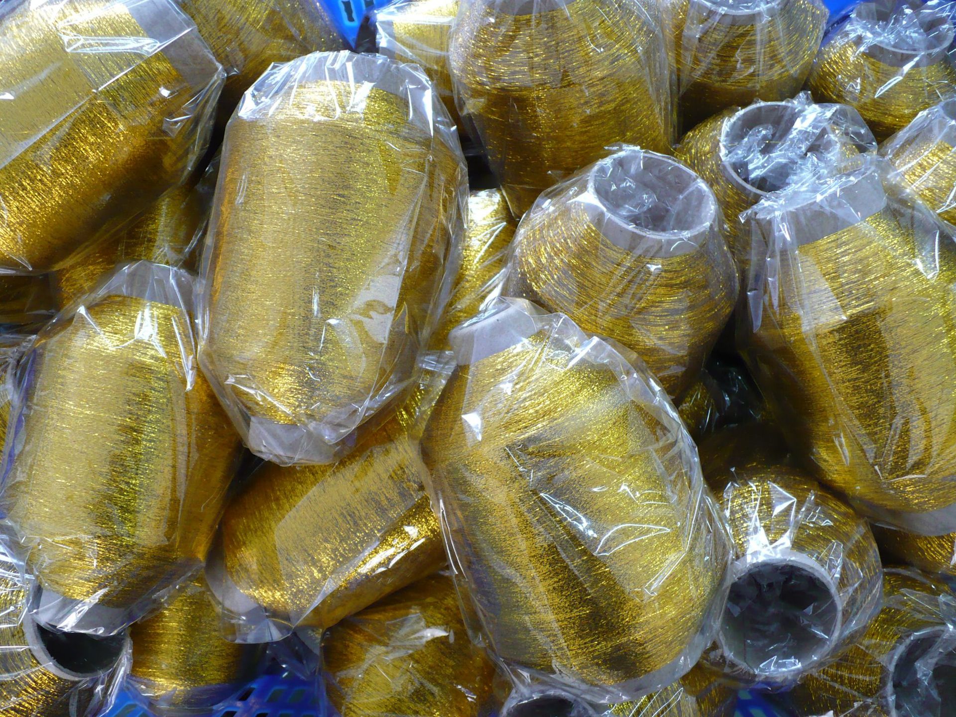 金葱包芯纱大红葱细线草绿葱缠绕人造棉纱天蓝金葱包覆涤纶线纱