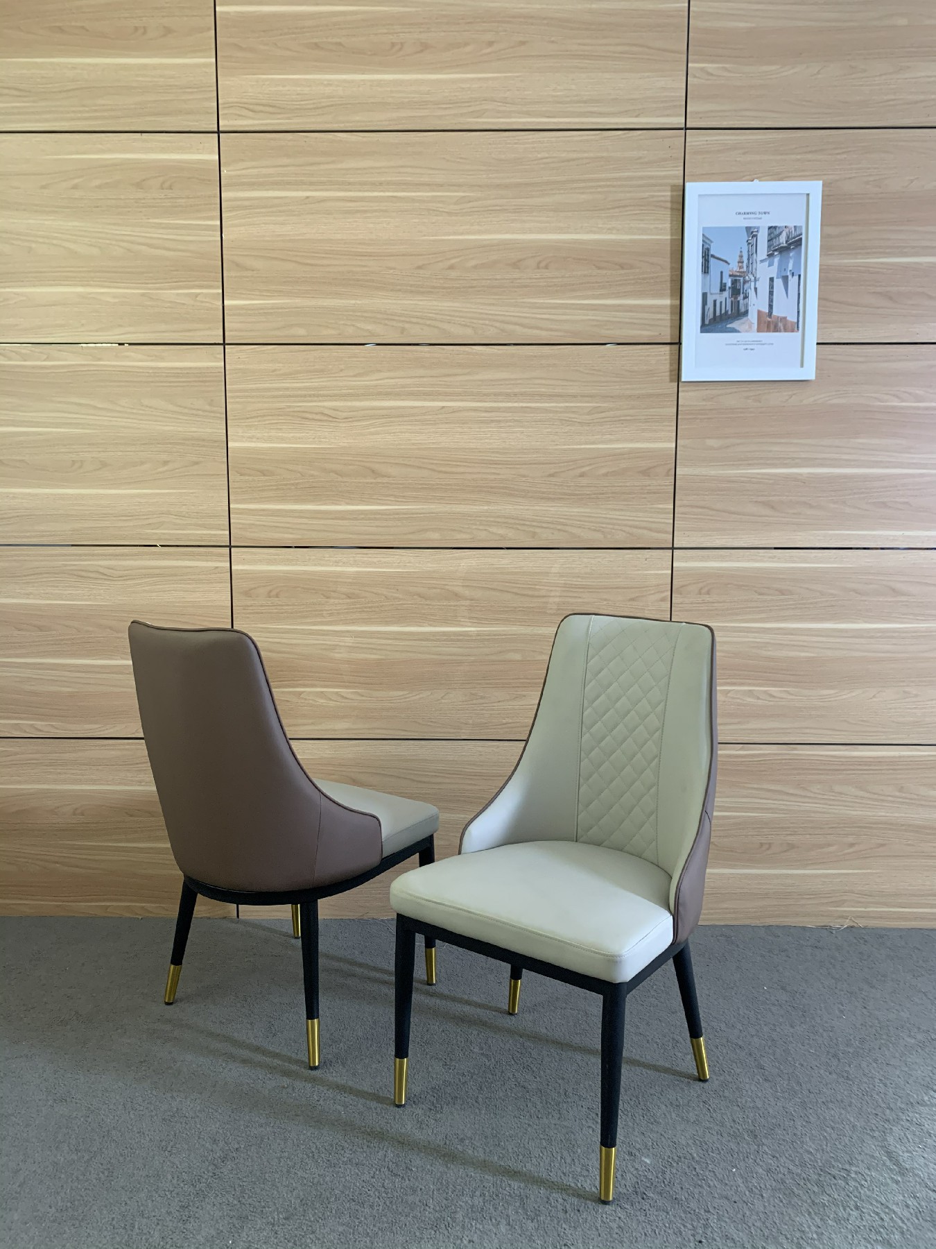 轻奢亮光面岩板餐桌意式七星珍石通体饭桌椅组合小户型岩板餐桌椅