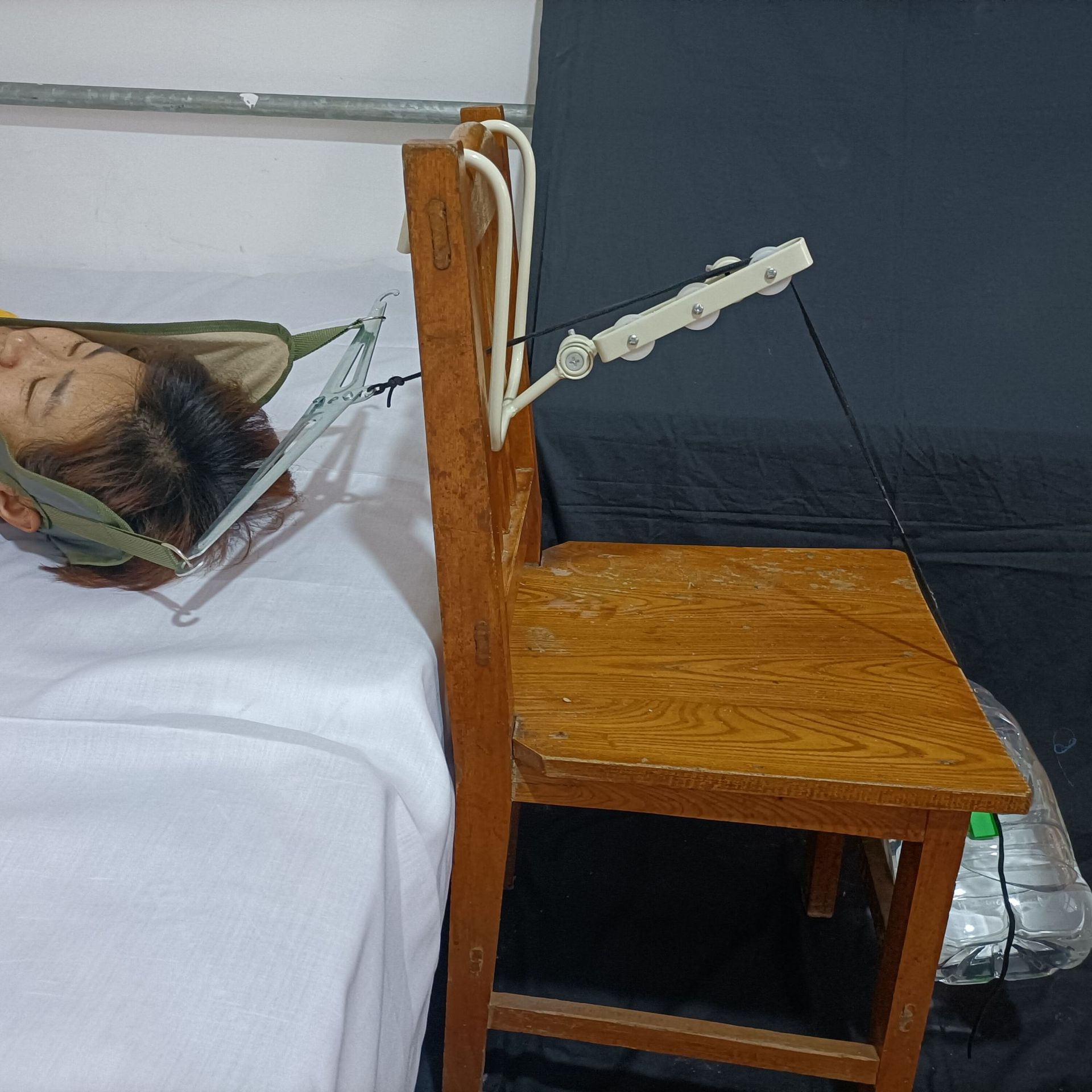 牵引架颈椎病矫正颈部拉伸骨科专供床头多功能牵引喷塑款直销包邮