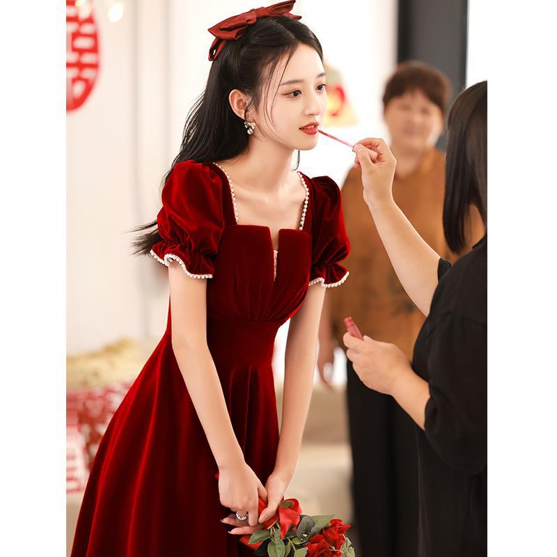 订婚连衣裙女春季年轻款回门便装酒红色新娘敬酒服中长款结婚气质