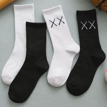 叉叉黑色袜子女中筒袜ins潮韩国白色男运动长筒袜日系堆堆街头风