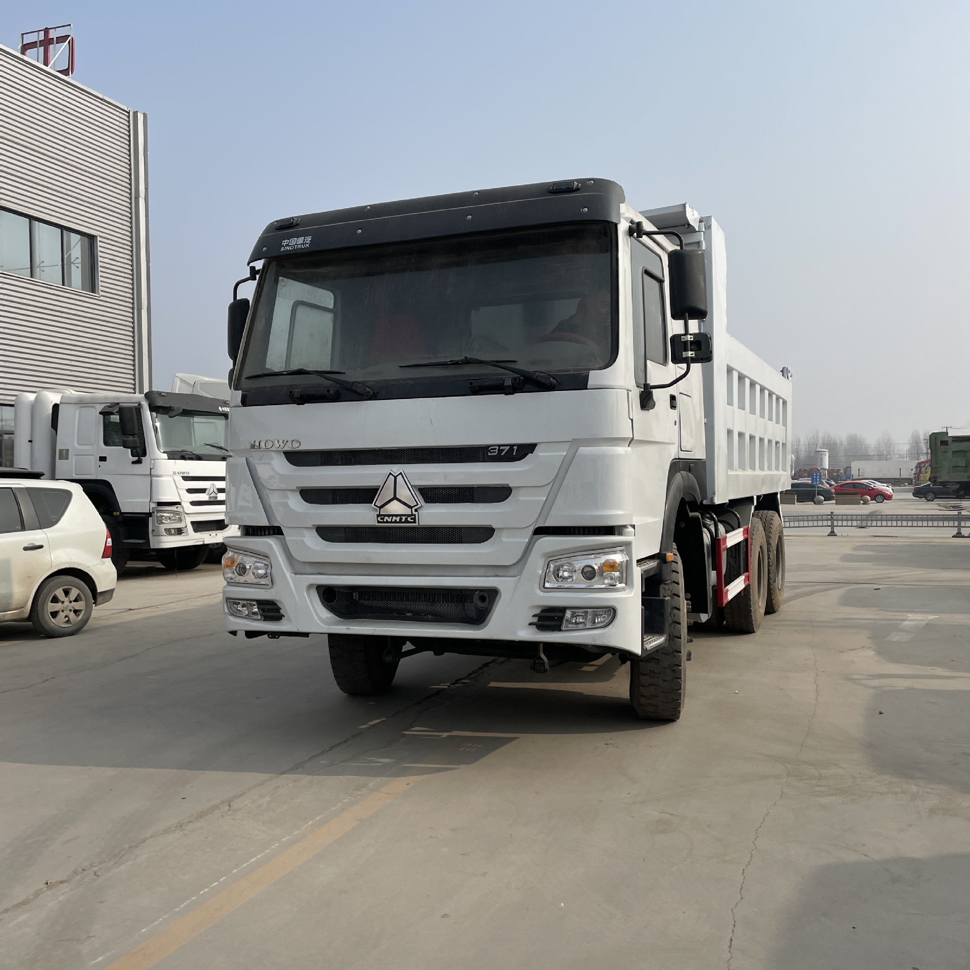 翻新豪沃howo翻斗自卸车 6×4后八轮货车自卸土方运输工程渣土车