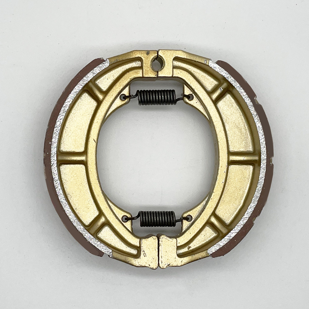 踏板电动车鼓豪爵铃木轻骑刹蹄块刹车片gn gs摩托车刹车块