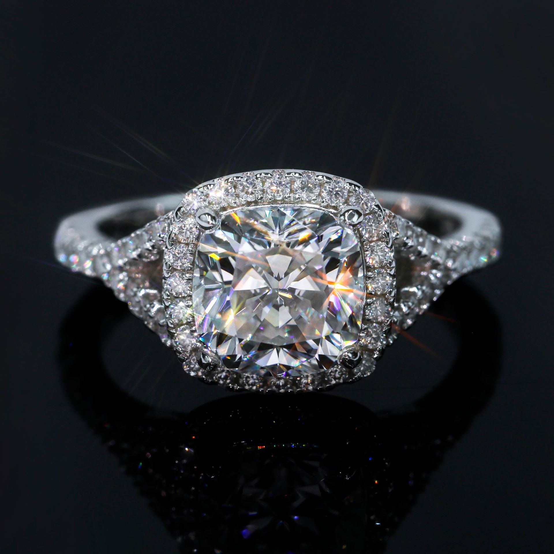 5克拉枕形莫桑钻时尚女士钻戒-阿里巴巴