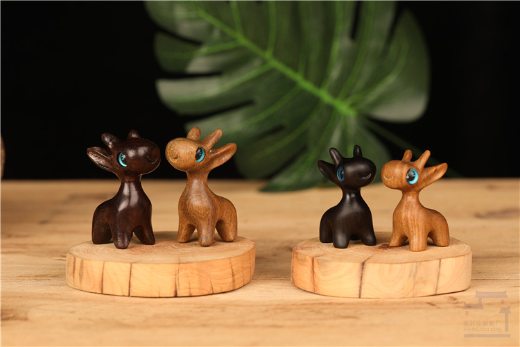 5cm绿檀小鹿 打孔,高约4.