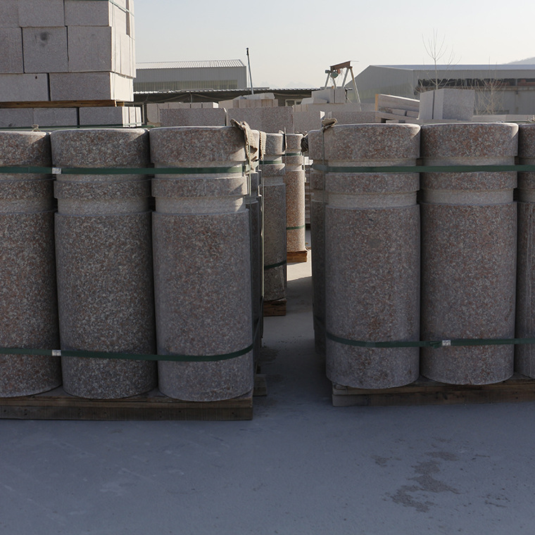 花岗岩广场阻车石柱 芝麻灰挡车柱 步行街隔离桩拦路石墩子五莲花