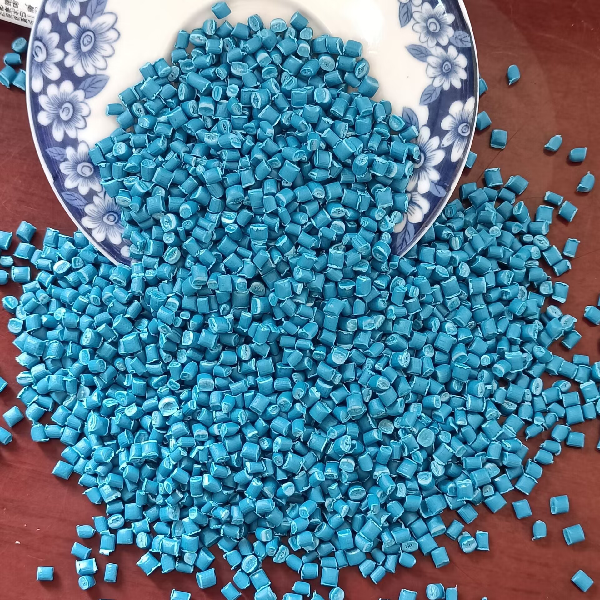 厂家现货hdpe聚乙烯再生料低压再生塑料颗粒蓝色吹膜颗粒 120目网