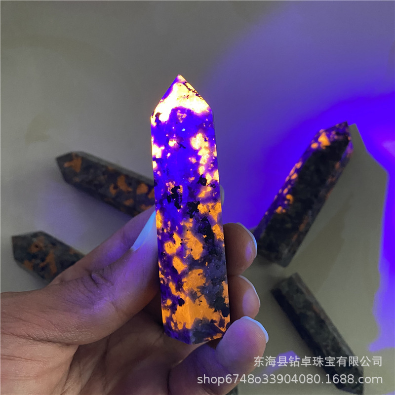 批发天然火焰石水晶柱 紫荧光方纳石单尖六棱柱 矿物晶体标本原石
