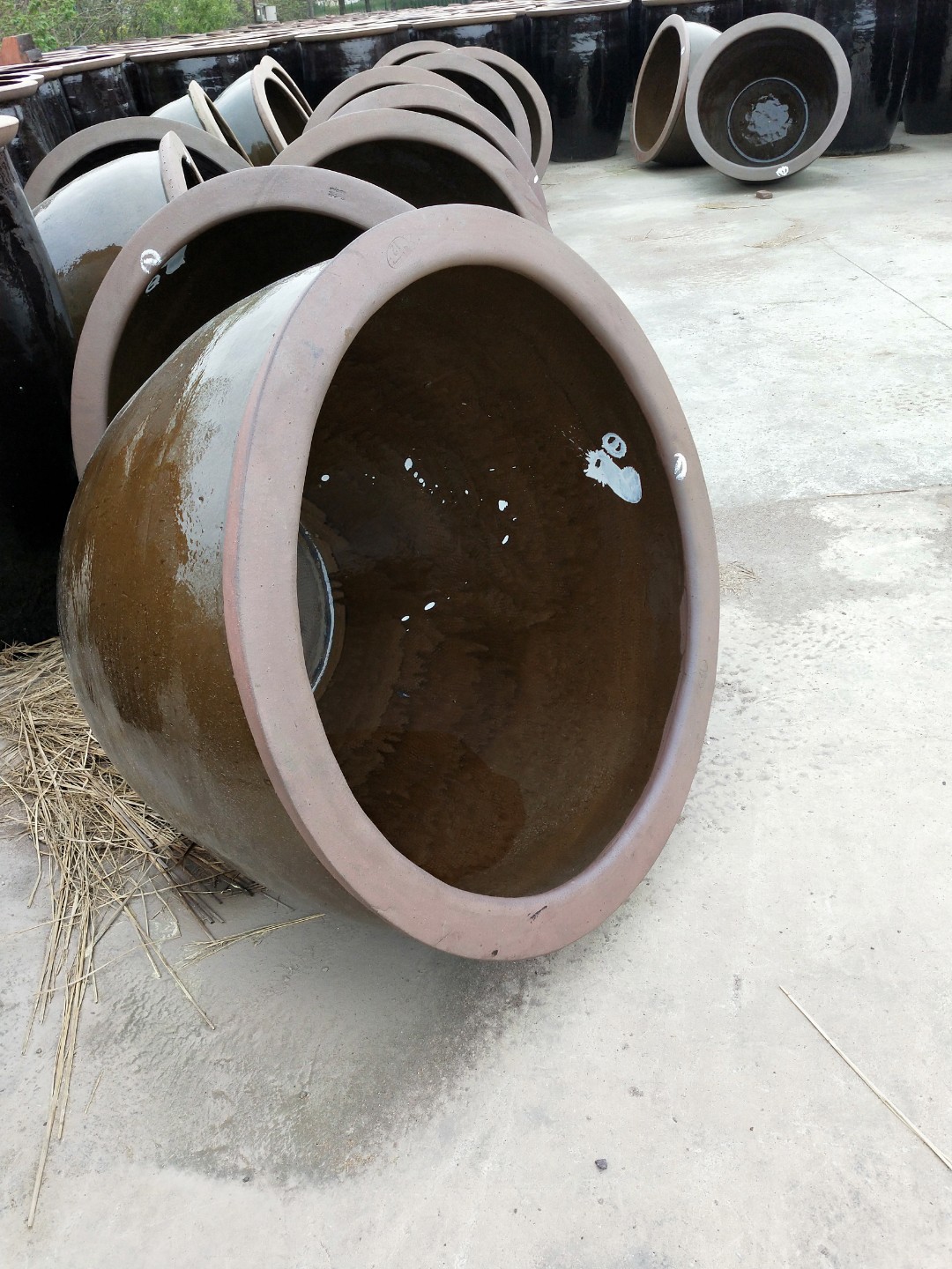 宜兴土陶1000斤水容量耐酸缸发酵缸水缸鱼缸荷花缸 里外上釉