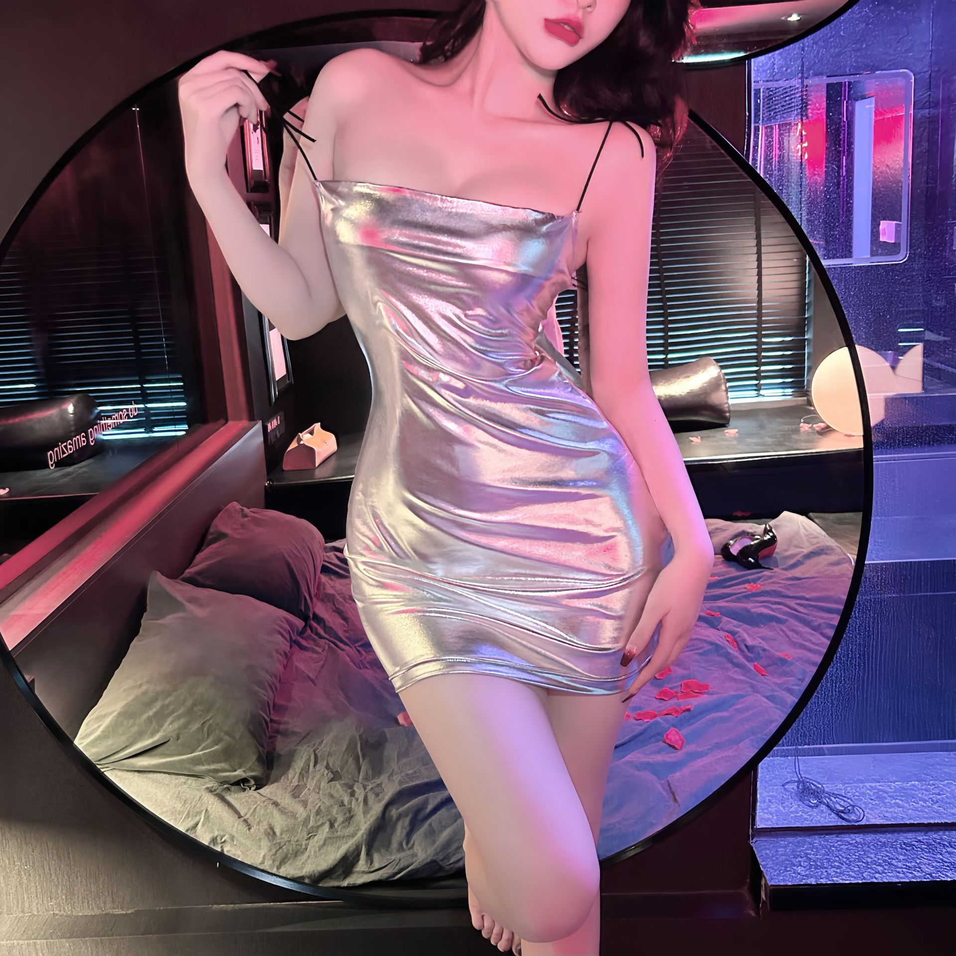 Yi Jin Yi Mei Sexy Lingerie Leather Skirt Uniform Bright Crystal Flowing Light Enchanting Charming Sexy Funny Dress for Women