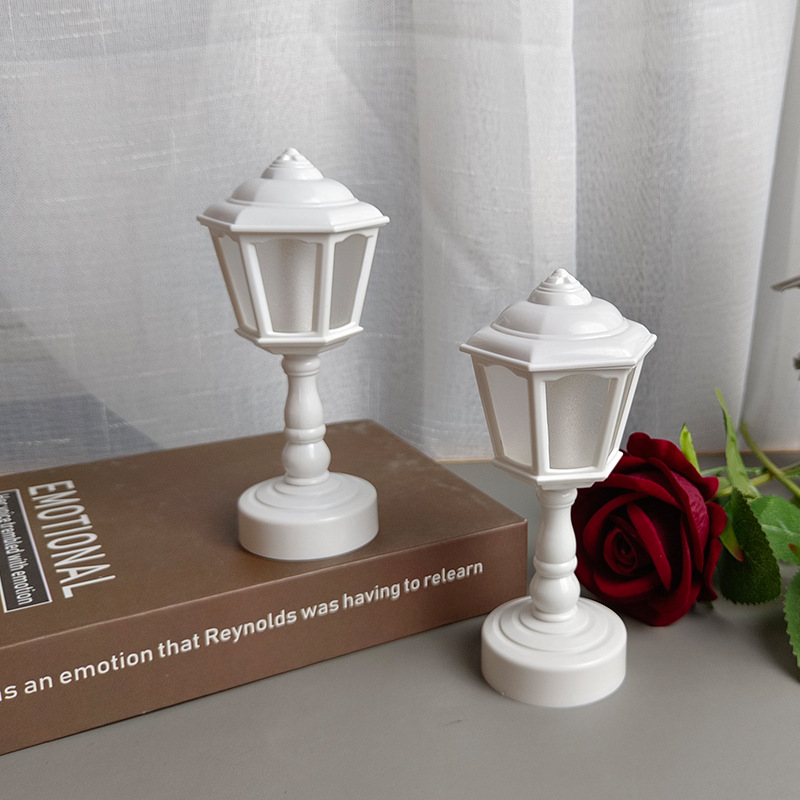 Cross-Border European Pagoda Table Lamp Retro Led Small Night Lamp Small GD Bedside Bedroom Decorative Ornaments Ambience Light