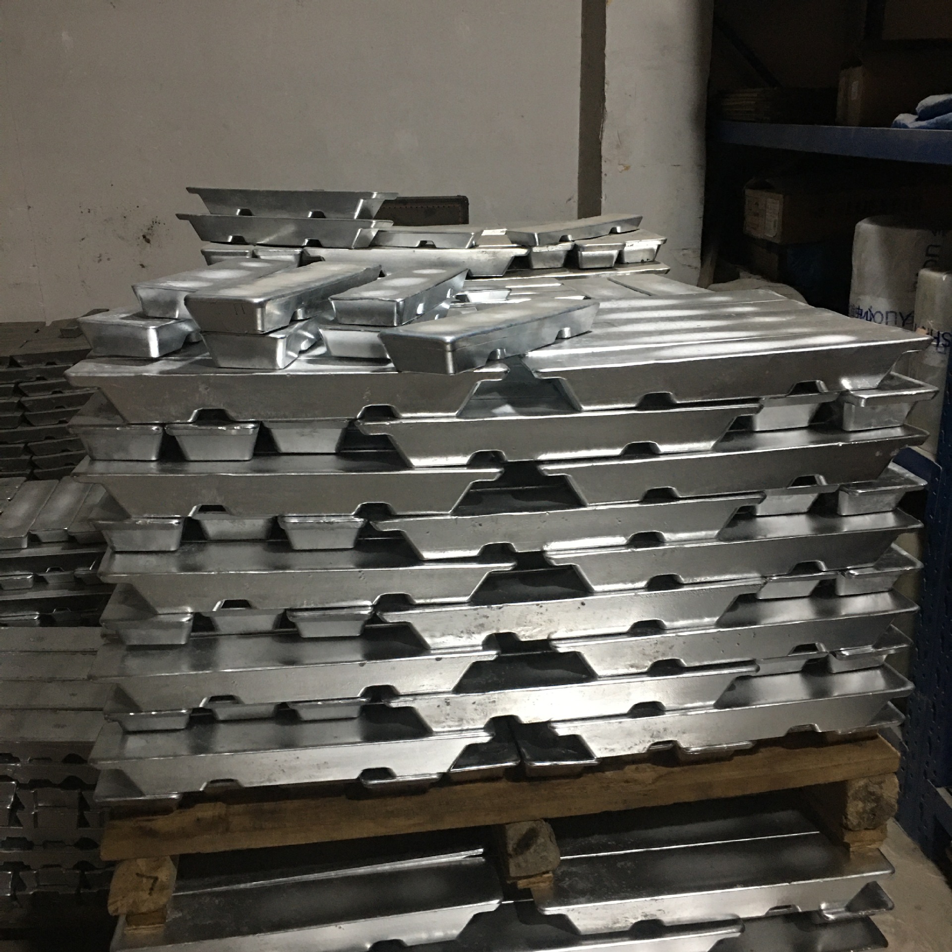 3号锌合金锭 供应压铸饰品工艺品玩具 低温环保锌合金电镀无气泡