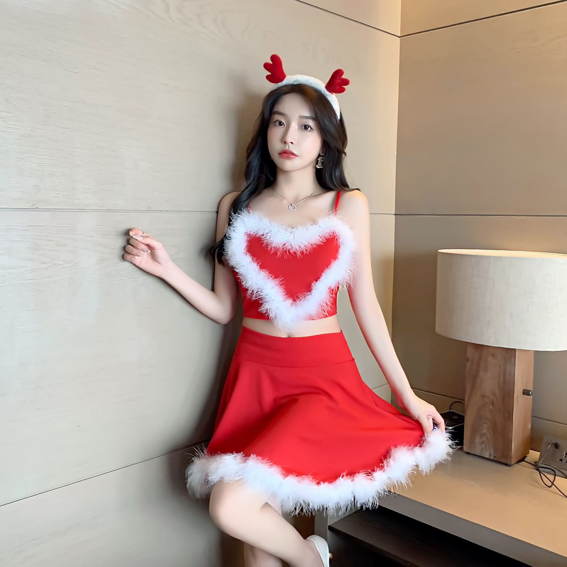 圣诞洋装性感夜店装低胸吊带爱心毛毛修身显瘦伞摆两件套ktv公主