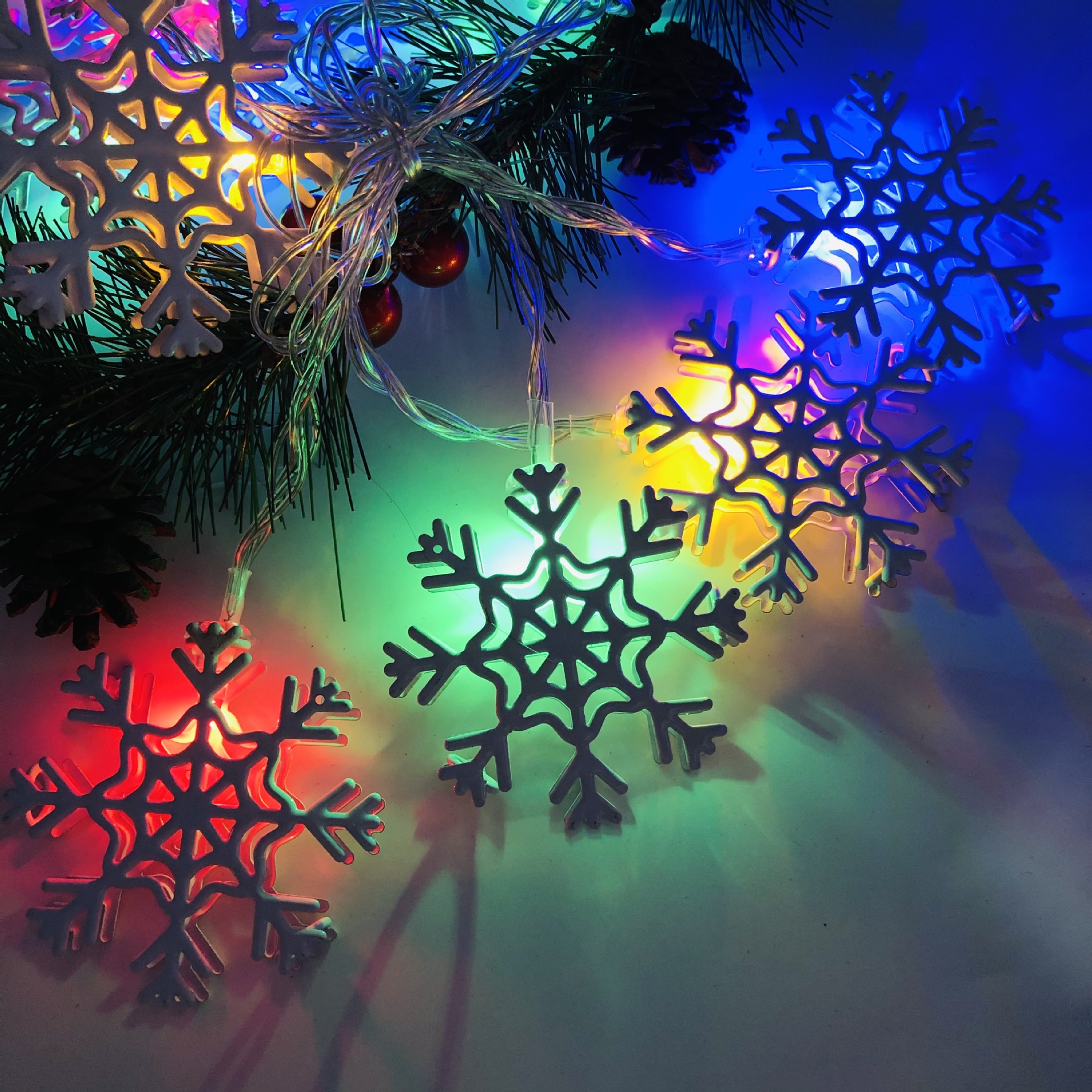 led电池盒圣诞白色雪花灯串圣诞树雪人挂件节日家居装饰品亚马逊