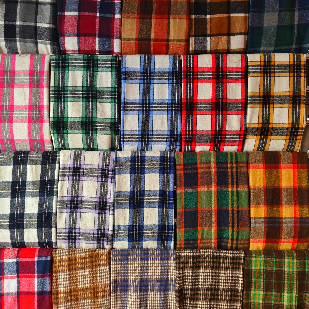 粗纺毛呢格子布涤棉法兰绒春秋衬衫外套布料裤子加厚跨境电商面料