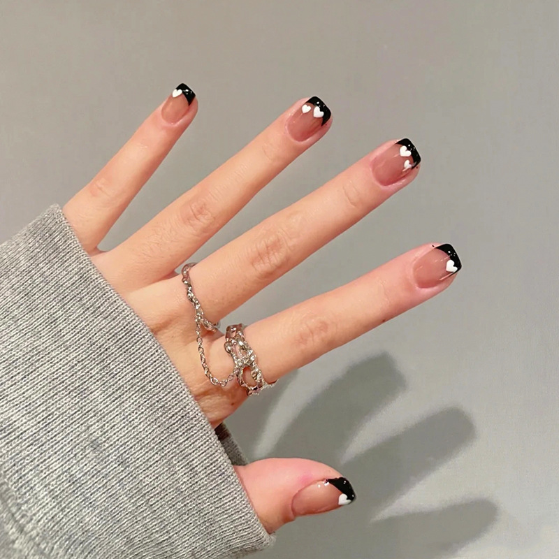 短款黑色法式甲爱心小众显白美甲小红书穿戴甲拆卸假指甲成品贴片