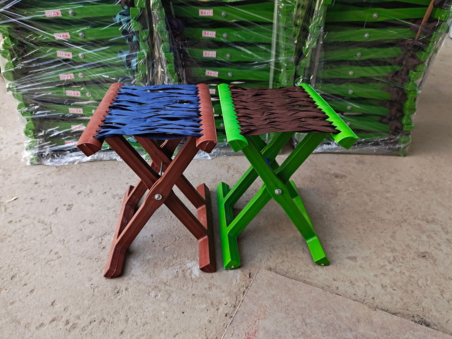 便携式折叠凳40马扎钢化野营钓鱼凳编花撑凳烧烤饭店户外塑料凳