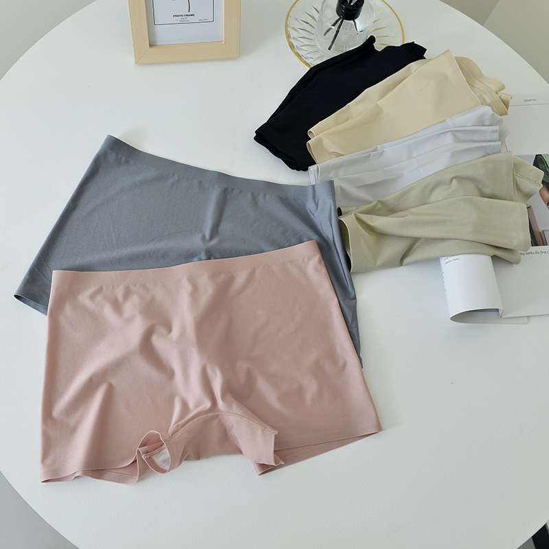内裤女冰丝一片式无痕夏季防走光安全裤打底裤少女四角平角内裤