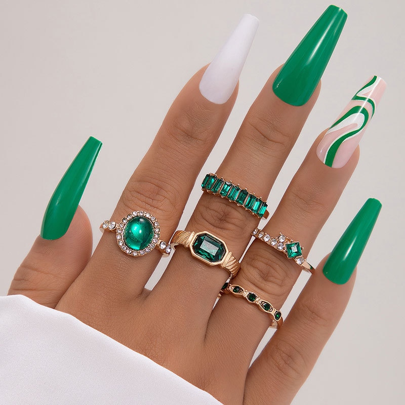 Europe and America Cross Border Retro Personality Fashion Metal Imitation Emerald Diamond-Embedded Heart Palm Ring Rings Match Sets Female