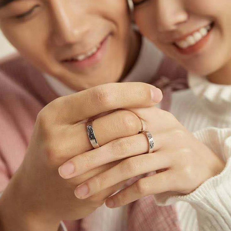 卡通爱情人物手牵手恋人情侣对戒简约几何型象征爱情复古设计戒指