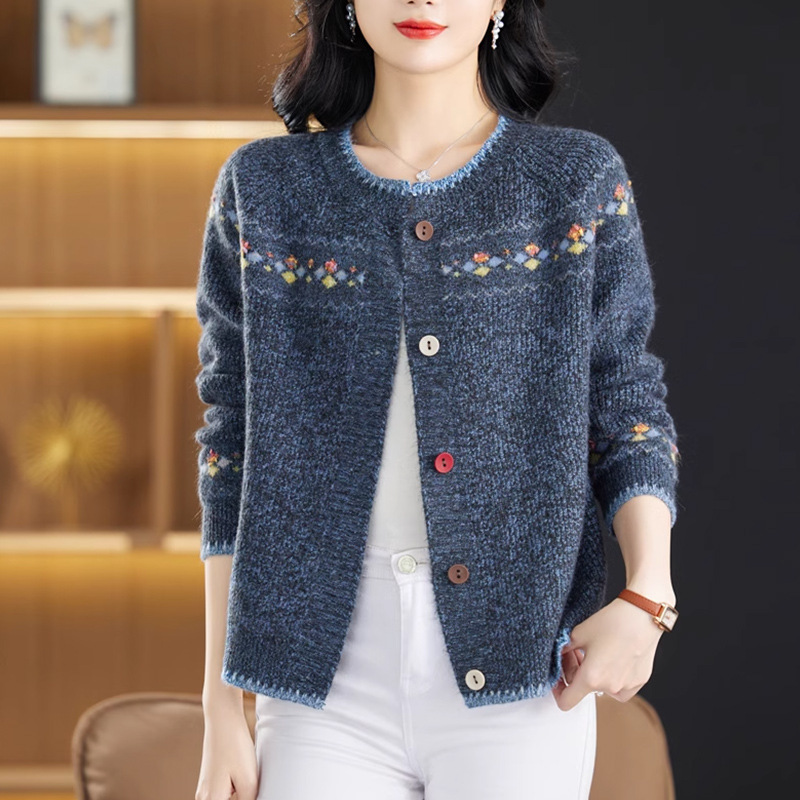 春秋新款圆领花纱针织女开衫大码宽松减龄毛衣外套短款绣花外搭潮