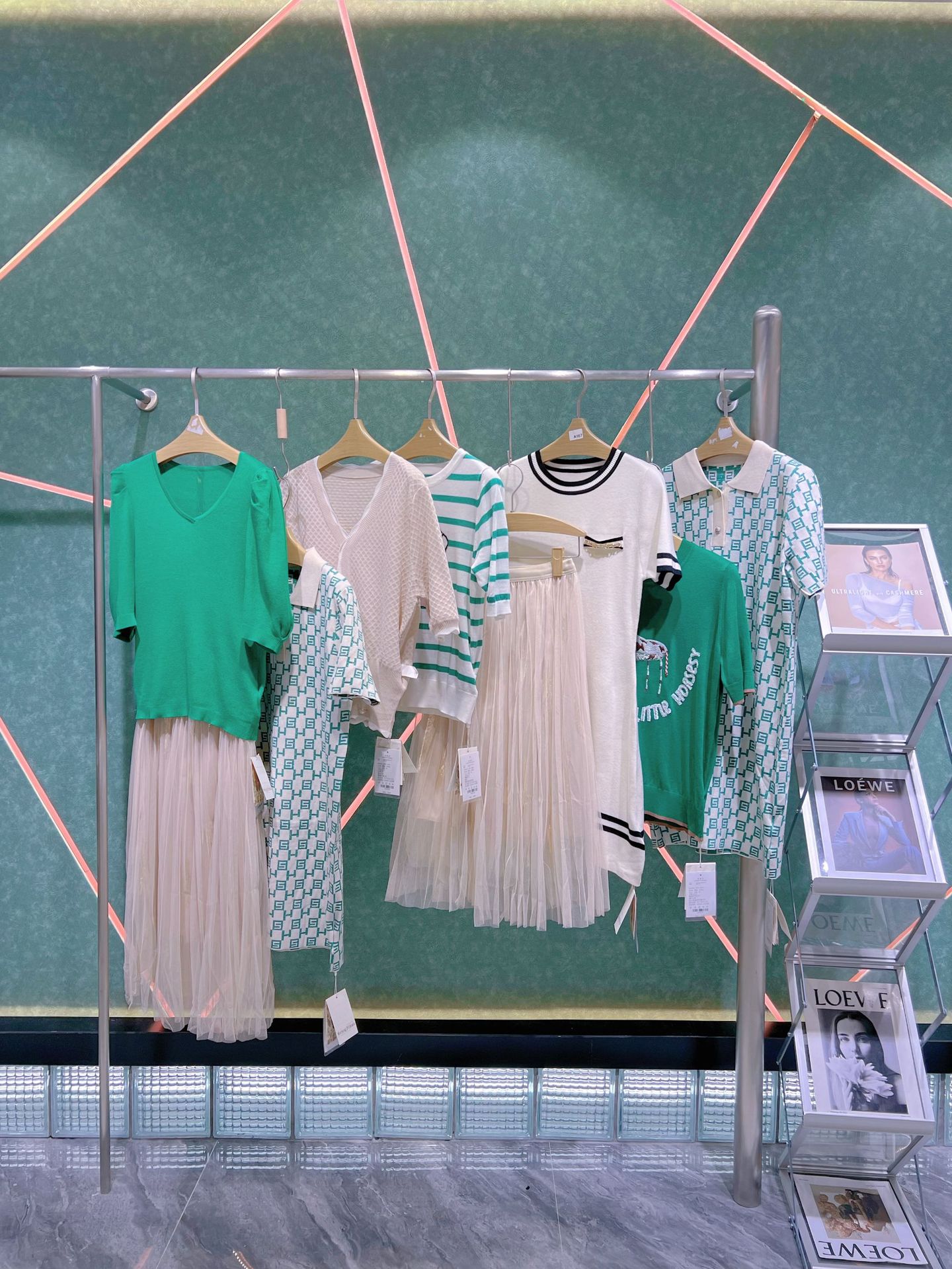 早安公主品牌折扣女装专柜毛衣尾货走份批发实体店抖音直播货源