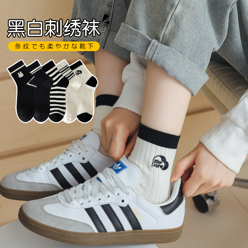 袜子女春夏款中筒袜黑白条纹刺绣袜潮流百搭网红袜运动袜诸暨袜业