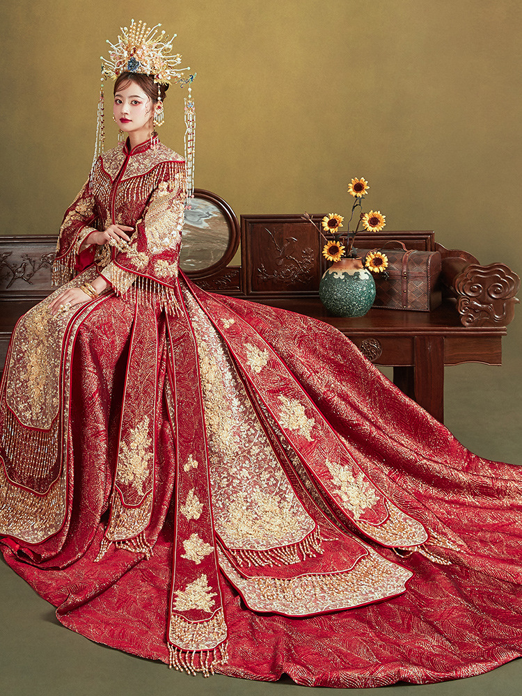 秀禾服新娘2021新款凤冠霞帔结婚古装婚纱中式礼服拖尾秀禾中国风