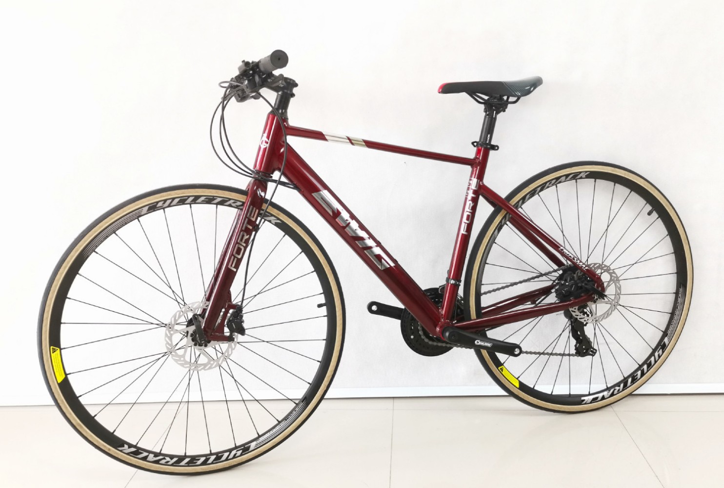 意威700c入门级直把公路自行车男女竞速破风赛车超轻便变速自行车