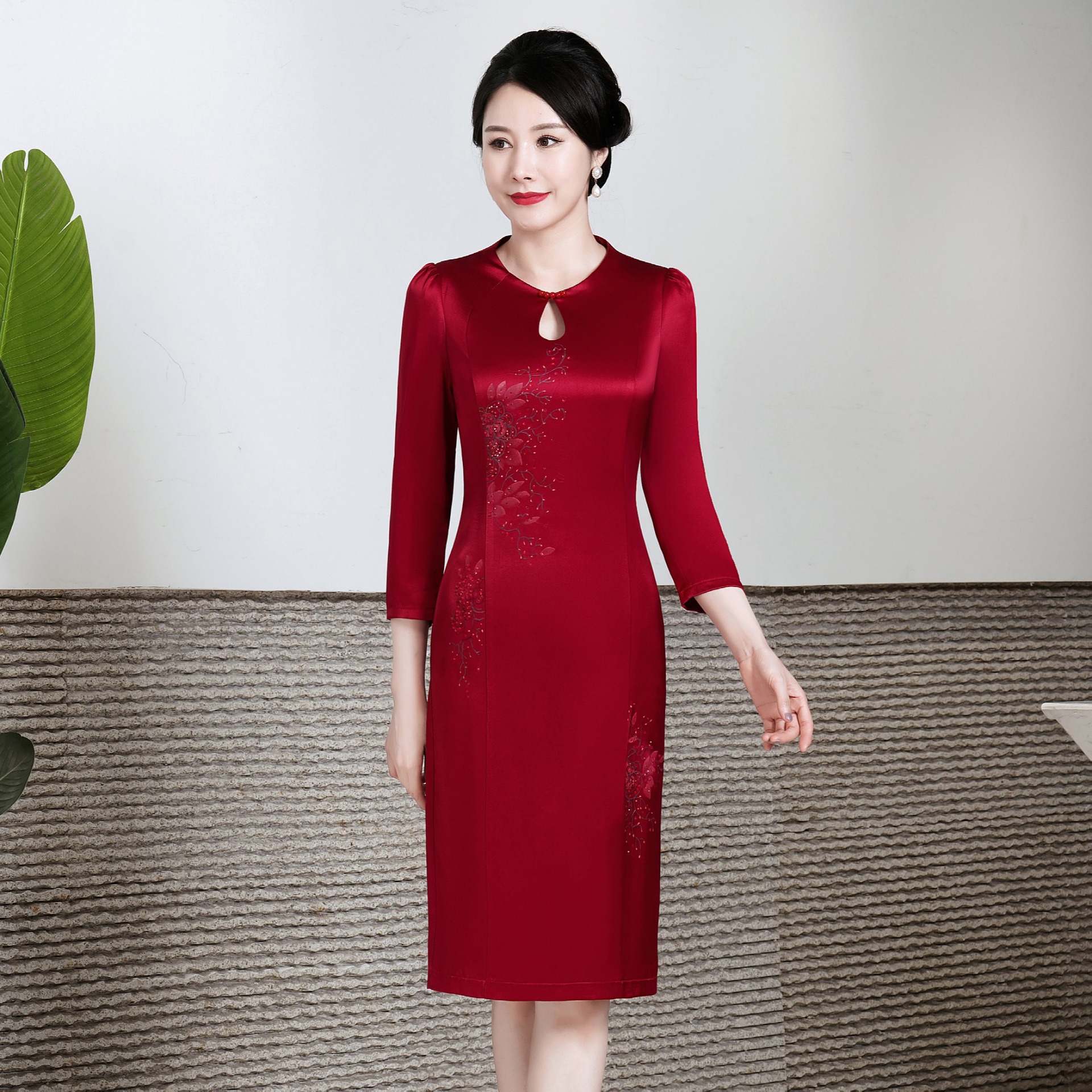 深圳高端醋酸旗袍小个婚宴礼服大码红色参加婚礼喜婆婆妈妈装批发