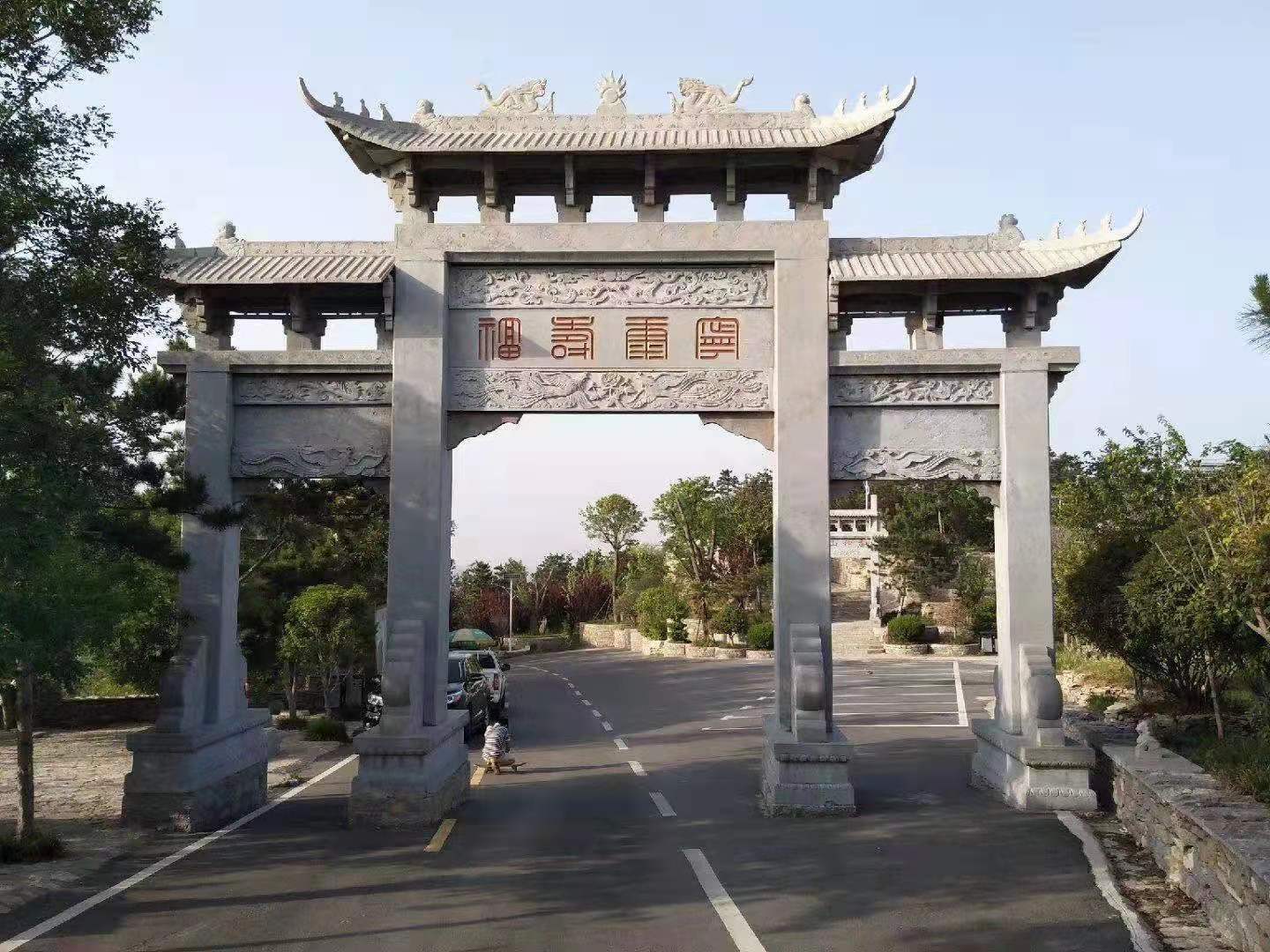 花岗岩石牌坊 可预订石雕门楼景区村口寺庙三门牌坊青石古建石牌