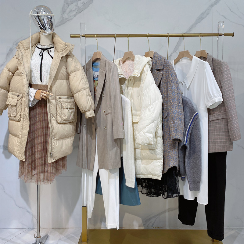 秋水女装伊人秋冬装品牌剪标女装杂款混批羽绒服尾货清仓衣服批发