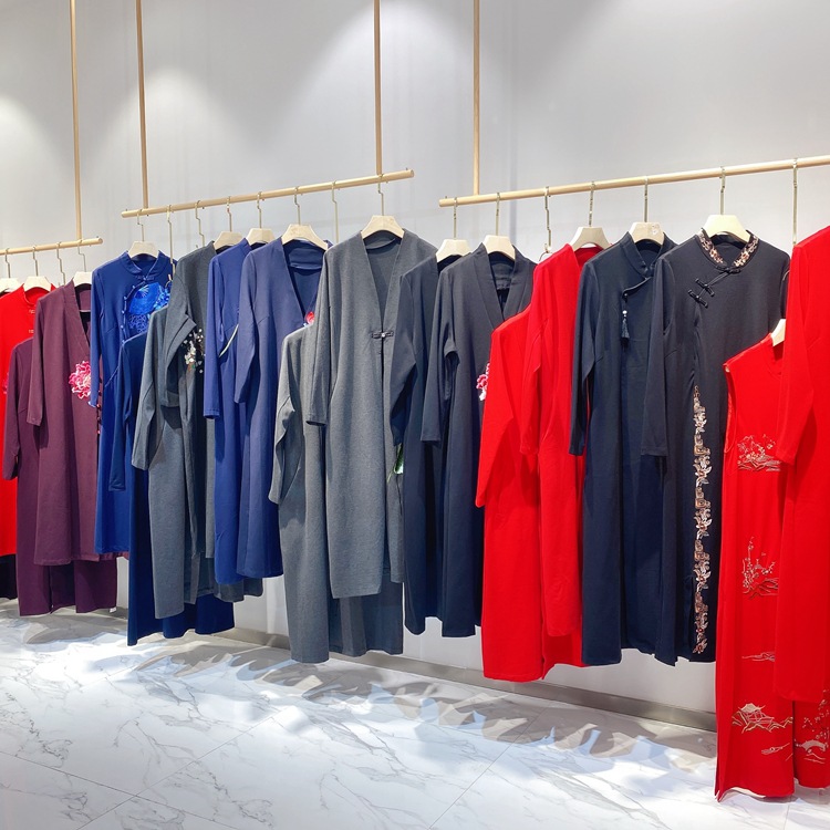 玺祥斋2021秋潮流女装品牌走份批发 实体店便宜尾货服装批发